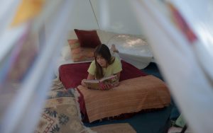 MCR_GlampTwin_INT_Read2_HORIZ